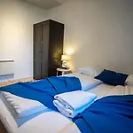 Nr6 4 Bedrooms *