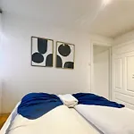 Nr6 4 Bedrooms Apartment