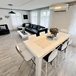 Apartment Nr6 4 Bedrooms *