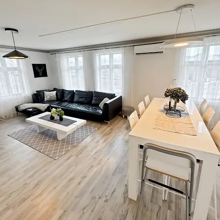 Nr6 4 Bedrooms