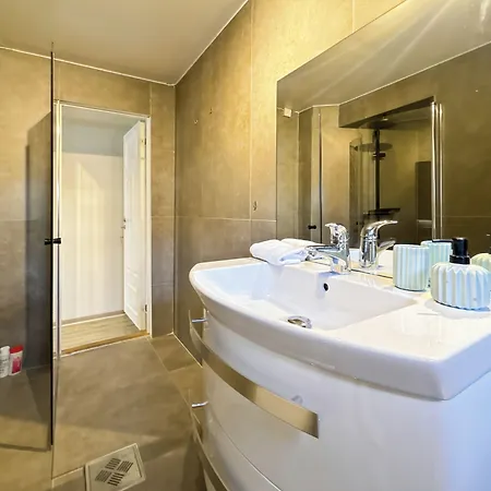 Nr6 4 Bedrooms Apartamento *