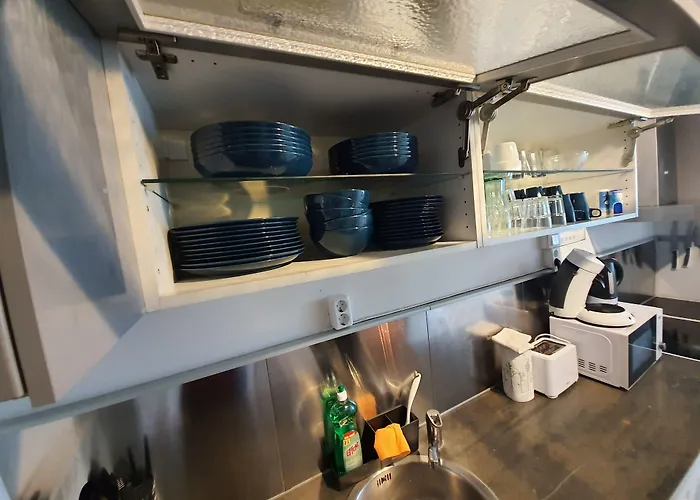 Nr6 4 Bedrooms Apartment *