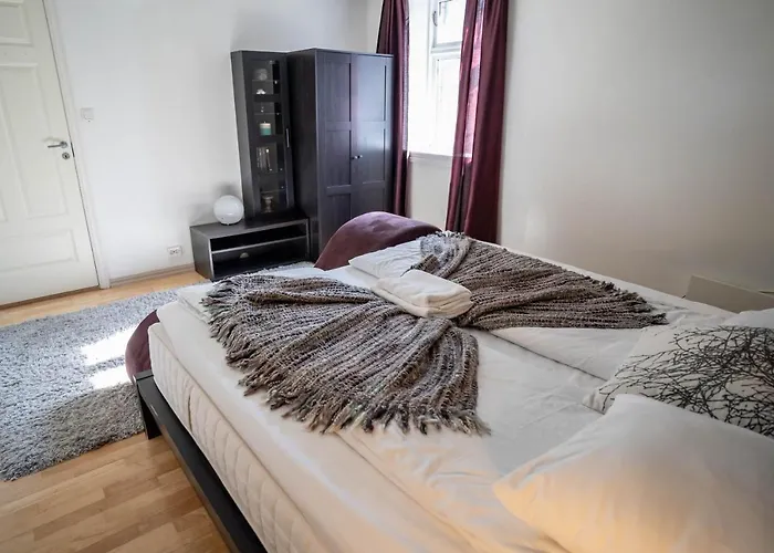 Διαμέρισμα Nr6 4 Bedrooms *