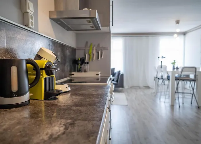 Διαμέρισμα Nr6 4 Bedrooms *