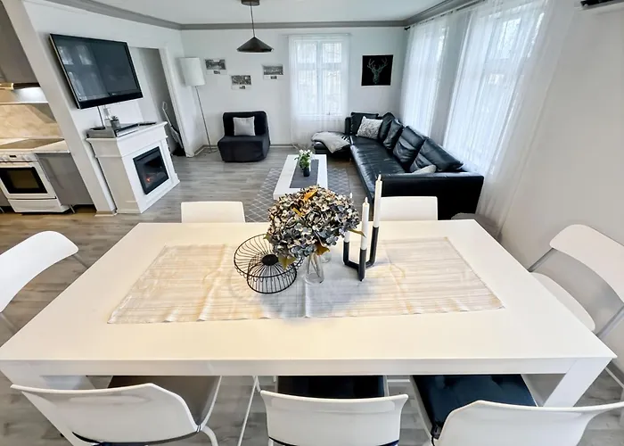 Nr6 4 Bedrooms Διαμέρισμα *