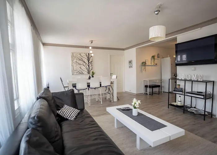 Nr6 4 Bedrooms Διαμέρισμα