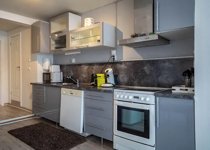 Nr6 4 Bedrooms Διαμέρισμα *