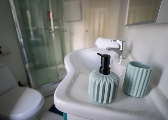 Nr6 4 Bedrooms Διαμέρισμα *